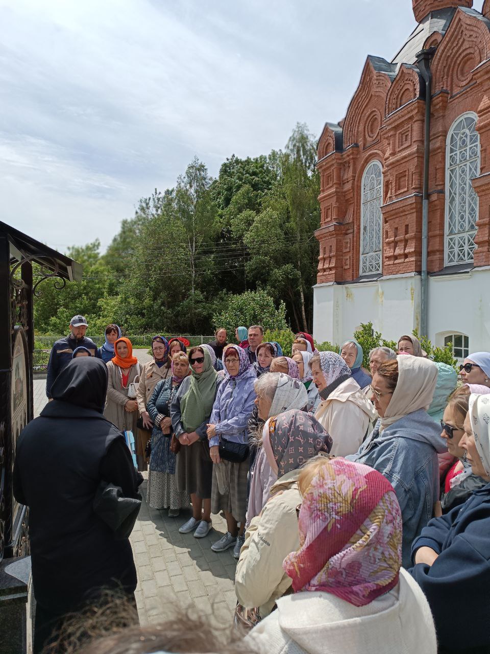 Подъем к Шамординскому храму